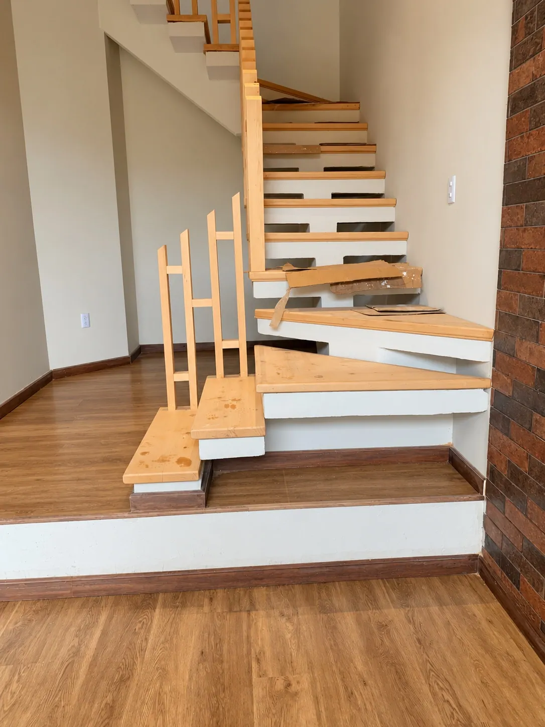 Escalera de madera flotante